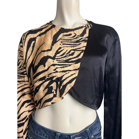 NWT Usisi Sister Hermione Crop Top Black Tiger Women's M Colorblock Casual Chic - Picture 3 of 10